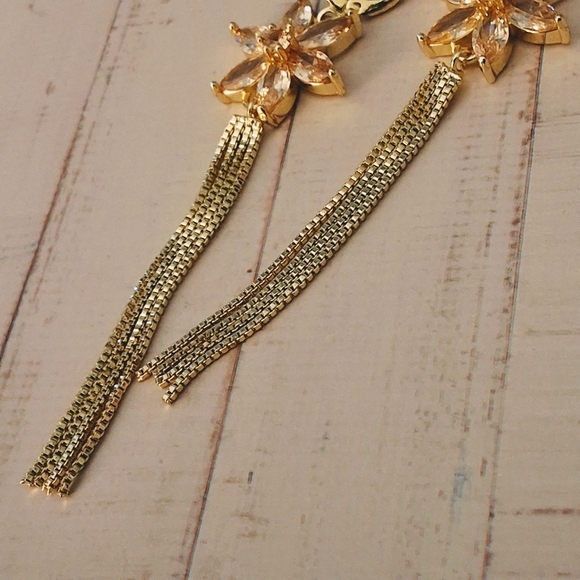 Pretty Bird Golden Hour Drop Earrings – Champagne Sparkle & Luxe Flow - Picture 10 of 11